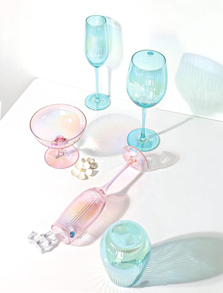 Glass goblet